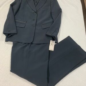 NWT Anne Klein Women’s Pantsuit Smoke Blue Size 10 Pettite Long Sleeve